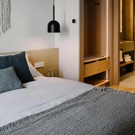 Sabatic Hotel, Autograph Collection